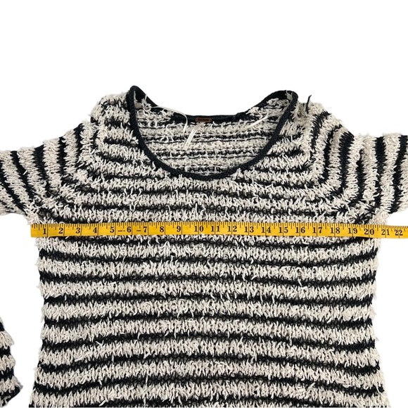 Free People Sweater Boho Fuzzy Stripe Pullover Bell Sleeve Ivory Black M - Picture 6 of 7